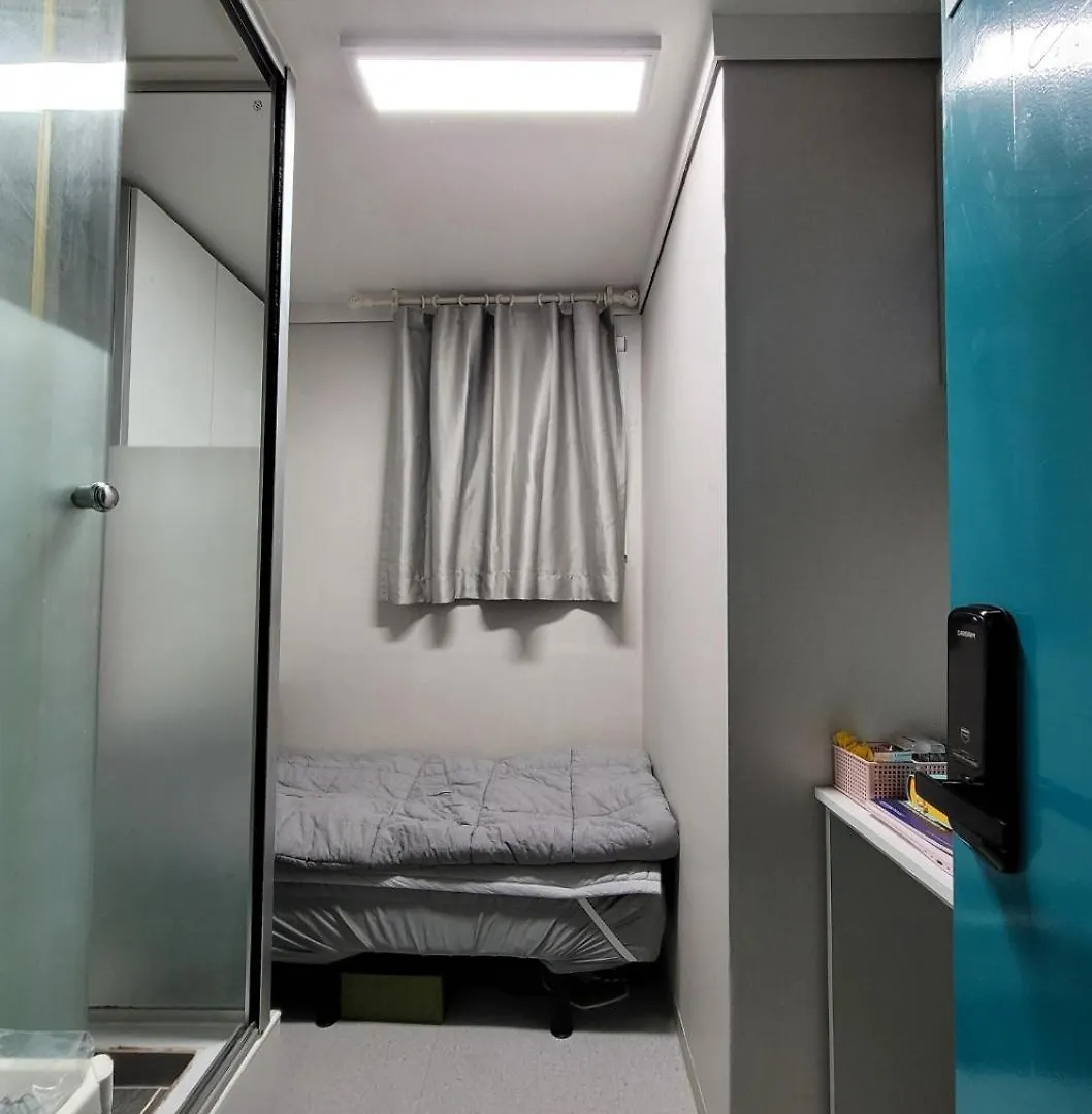 Female Only - Coco Stay Jongno Hyehwa Station Seoul