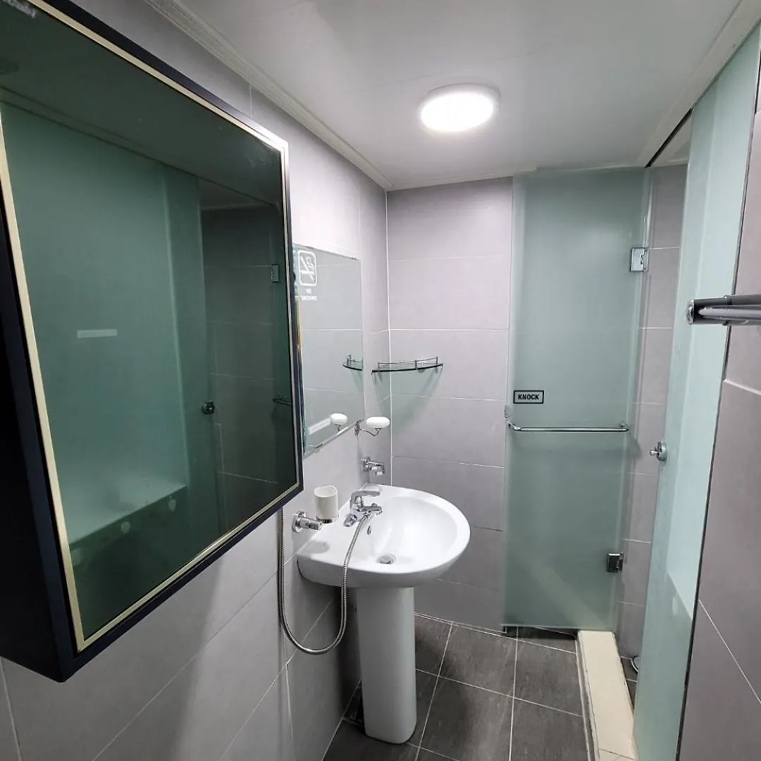 Vandrarhem Female Only - Coco Stay Jongno Hyehwa Station Seoul